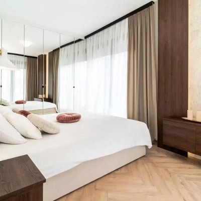 Spacious 3-bedroom apartment with a balcony on Jana Kazimierza Street, Wola, Warsaw