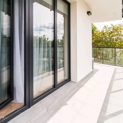 Просторная 3-комнатная квартира с балконом на улице Jana Kazimierza, район Wola, Варшава