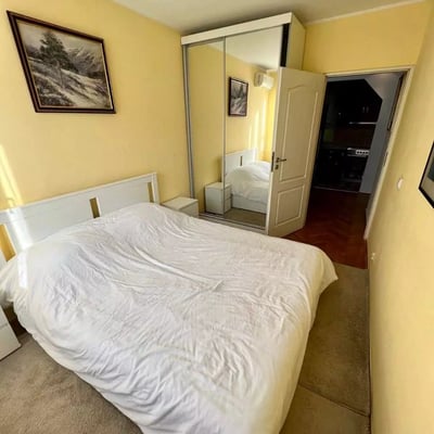 Long-term rental of a bright 3-bedroom apartment in Belgrade with a view of Tašmajdan Park