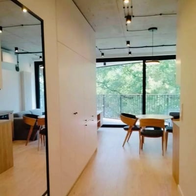 Аренда двухкомнатной квартиры с балконом на Browary Warszawskie, Wola, Варшава