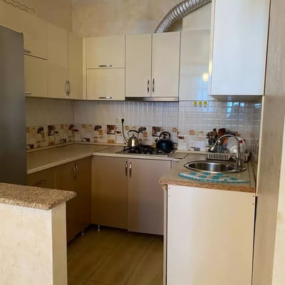 Long-term rental of a 2+1 apartment in Batumi on Kobaladze St. 8A