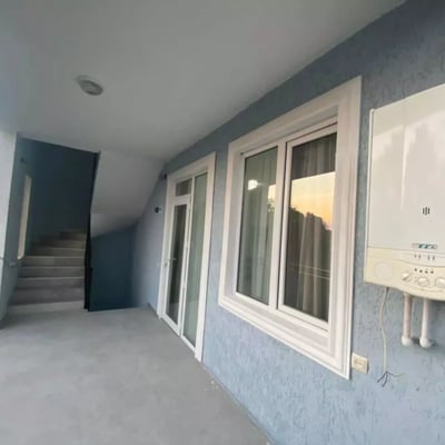 Casa de dos pisos en alquiler a largo plazo en Batumi, zona del Aeropuerto