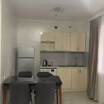 Casa de dos pisos en alquiler a largo plazo en Batumi, zona del Aeropuerto