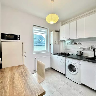 Apartamento de una habitacion en un edificio nuevo en Bucarest, alquiler a largo plazo