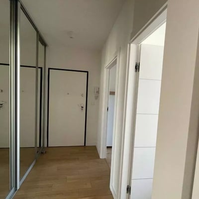 Долгосрочная аренда 3-комнатной квартиры, Wola, ул. Kacpra Karlińskiego, Варшава