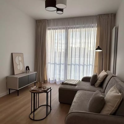 Alquiler a largo plazo de un apartamento de 3 habitaciones, 53 m², ul. Nocznickiego, Bielany, Varsovia