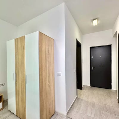 Long-term rental: One-bedroom apartment in "Militari Residence", Bucharest, 40 m²