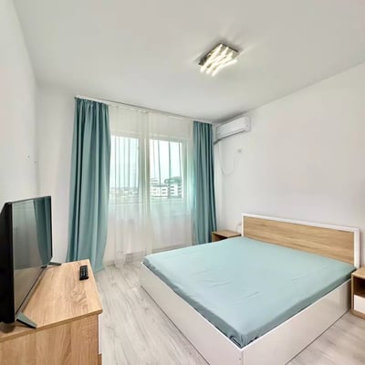 Long-term rental: One-bedroom apartment in "Militari Residence", Bucharest, 40 m²