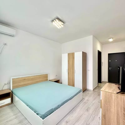 Long-term rental: One-bedroom apartment in "Militari Residence", Bucharest, 40 m²