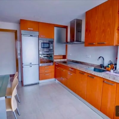Long-term rental: 3-bedroom apartment, 122 m², Alicante, parking included