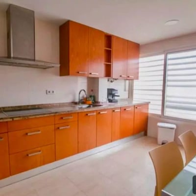 Long-term rental: 3-bedroom apartment, 122 m², Alicante, parking included