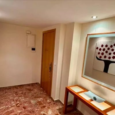 Long-term rental: 3-bedroom apartment, 122 m², Alicante, parking included