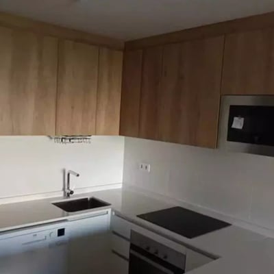 Alquiler a largo plazo en Alicante: Apartamento 76 m², piscina en la azotea