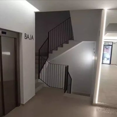 Alquiler a largo plazo en Alicante: Apartamento 76 m², piscina en la azotea