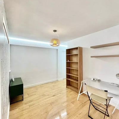 Long-term rental Alicante, San Juan: spacious 3-bedroom apartment with an office, newly renovated