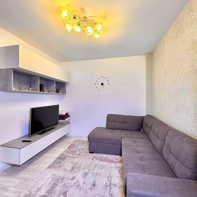 Long-term rental, Bucharest, Dudu: two-room apartment with a balcony and forest view