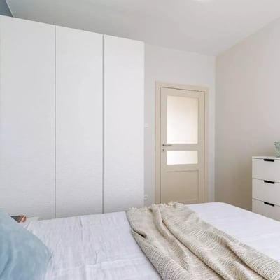 Long-term rental, Warsaw, Siedmiogrodzka St., Wola district: 3-room apartment with a balcony