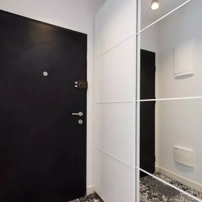 Long-term rental, Warsaw, Siedmiogrodzka St., Wola district: 3-room apartment with a balcony