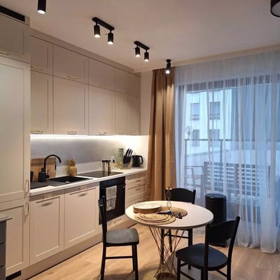 Alquiler a largo plazo, Varsovia, distrito Bielany: apartamento de 2 habitaciones con balcón