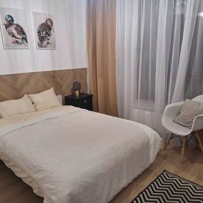 Alquiler a largo plazo, Varsovia, distrito Bielany: apartamento de 2 habitaciones con balcón