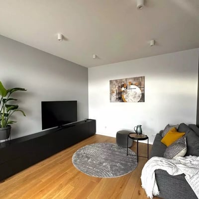 Long-term rental, Warsaw, Wilanów: 2-room apartment with a balcony