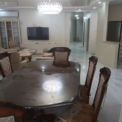 Alquiler a largo plazo, Batumi: apartamento 3+1, 125 m²