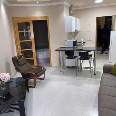 Alquiler de apartamento a largo plazo en Batumi, calle Gorgiladze 98