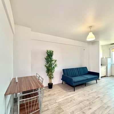 Long-term rental: one-bedroom apartment with studio kitchen, 5th floor, Militari Residence, Bucharest