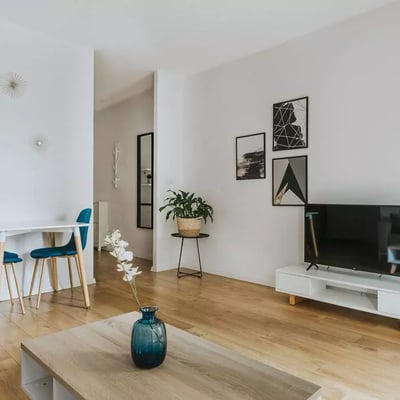 Long-term rental of a 2-rooms apartment in Wrocław, Poland, ul. Walońska