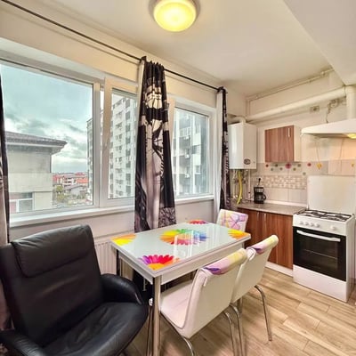 Alquiler a largo plazo de estudio de 1 habitación en Bucarest, complejo "Militari Residence", Rumanía