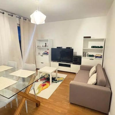 Long-term rental studio with tower view (30 m²) on Avenue Kléber, 75116 Paris, France