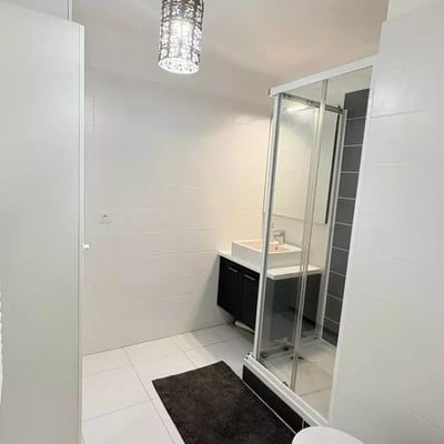 Long-term rental studio with tower view (30 m²) on Avenue Kléber, 75116 Paris, France