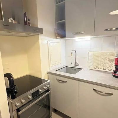 Long-term rental studio with tower view (30 m²) on Avenue Kléber, 75116 Paris, France