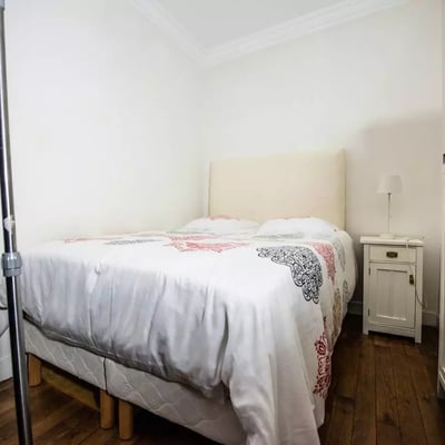 Long-term rental studio (28 m²) near Métro Courcelles, 75008 Paris, France