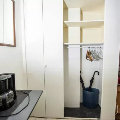 Long-term rental studio (28 m²) near Métro Courcelles, 75008 Paris, France