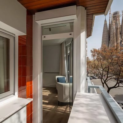 Spacious designer apartment for long-term rent with Sagrada Familia view in Barcelona
