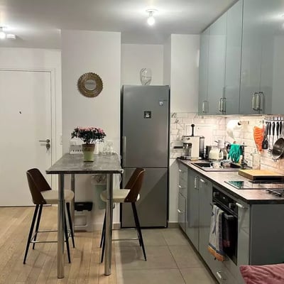 Long-term rental 2-bedroom apartment with balcony and parking in Courbevoie, France