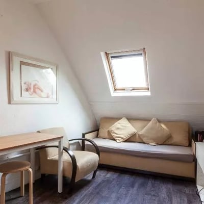 Long-term rental Studio with internet and washing machine in central Paris, France
