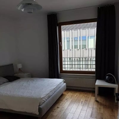 Long-term rental of a spacious three-room apartment with a balcony and parking in Grzegórzki, Kraków