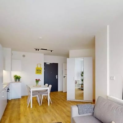 Long-term rental 4-room apartment near park and shops, Dębniki district, Kraków
