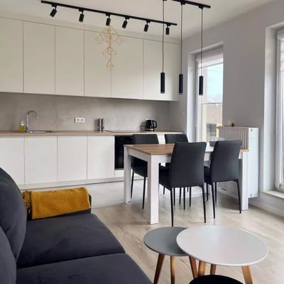 Long-term rental spacious 3-room apartment with storage and parking, Kraków