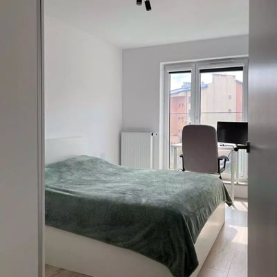 Long-term rental spacious 3-room apartment with storage and parking, Kraków