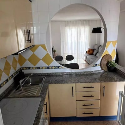 Long-term rental apartment with sea view in Torrevieja (Alicante), 2 bedrooms just 100m from the beach