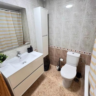 Long-term rental apartment with sea view in Torrevieja (Alicante), 2 bedrooms just 100m from the beach