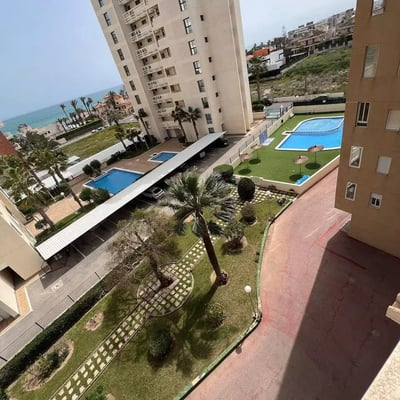 Long-term rental apartment with sea view in Torrevieja (Alicante), 2 bedrooms just 100m from the beach