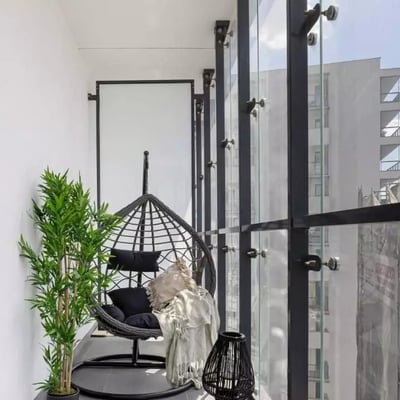 Долгосрочная аренда стильной квартиры с террасой в районе Wola (Варшава), паркинг включён в цену