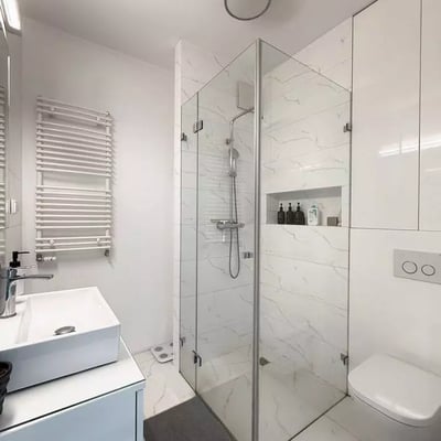 Long-term rental of a cozy 2-room apartment with balcony and parking in Wola, Warsaw