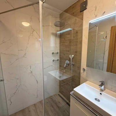 Long-term rental of a three-room apartment in a premium-class residential complex in the center of Belgrade