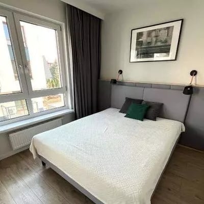 Long-term rental 3-room 60 m² apartment with balcony & AC on Na Grobli St, Wrocław