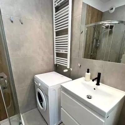 Long-term rental 3-room 60 m² apartment with balcony & AC on Na Grobli St, Wrocław